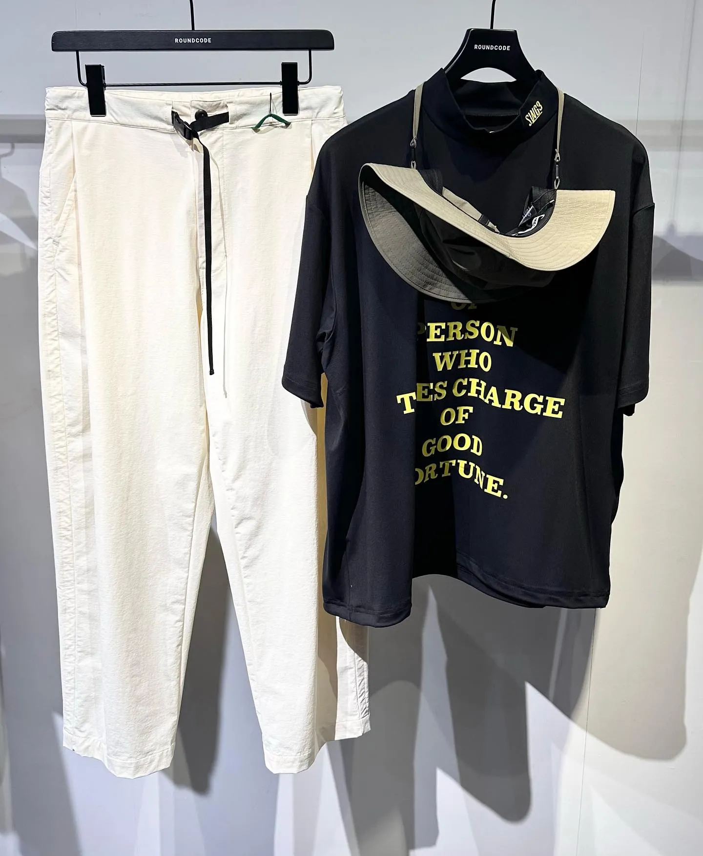 シルエットにとことん拘ったオリジナルのコーディラナイロンパン...
