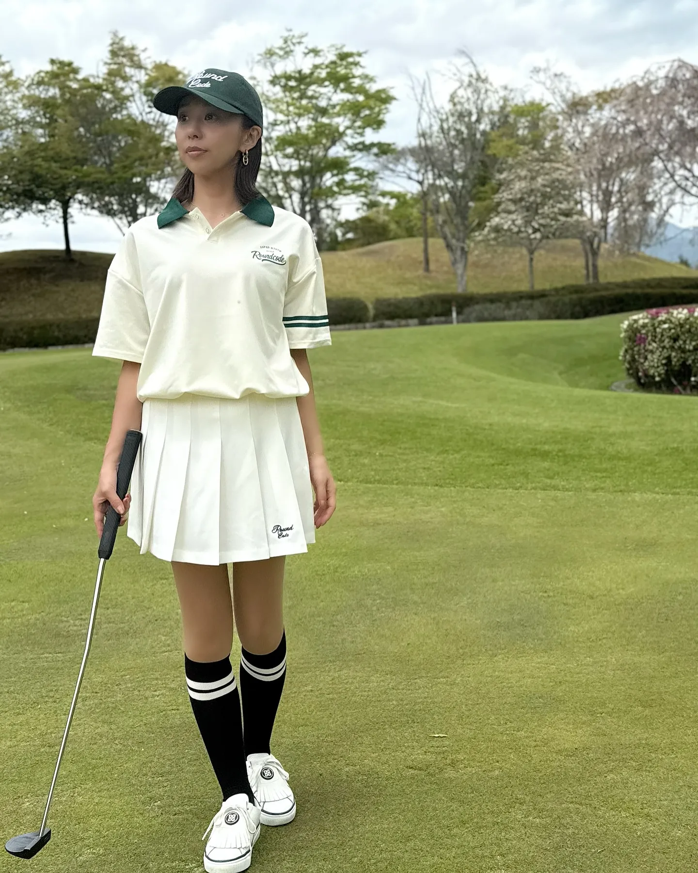 A polo shirt with a bicolor co...